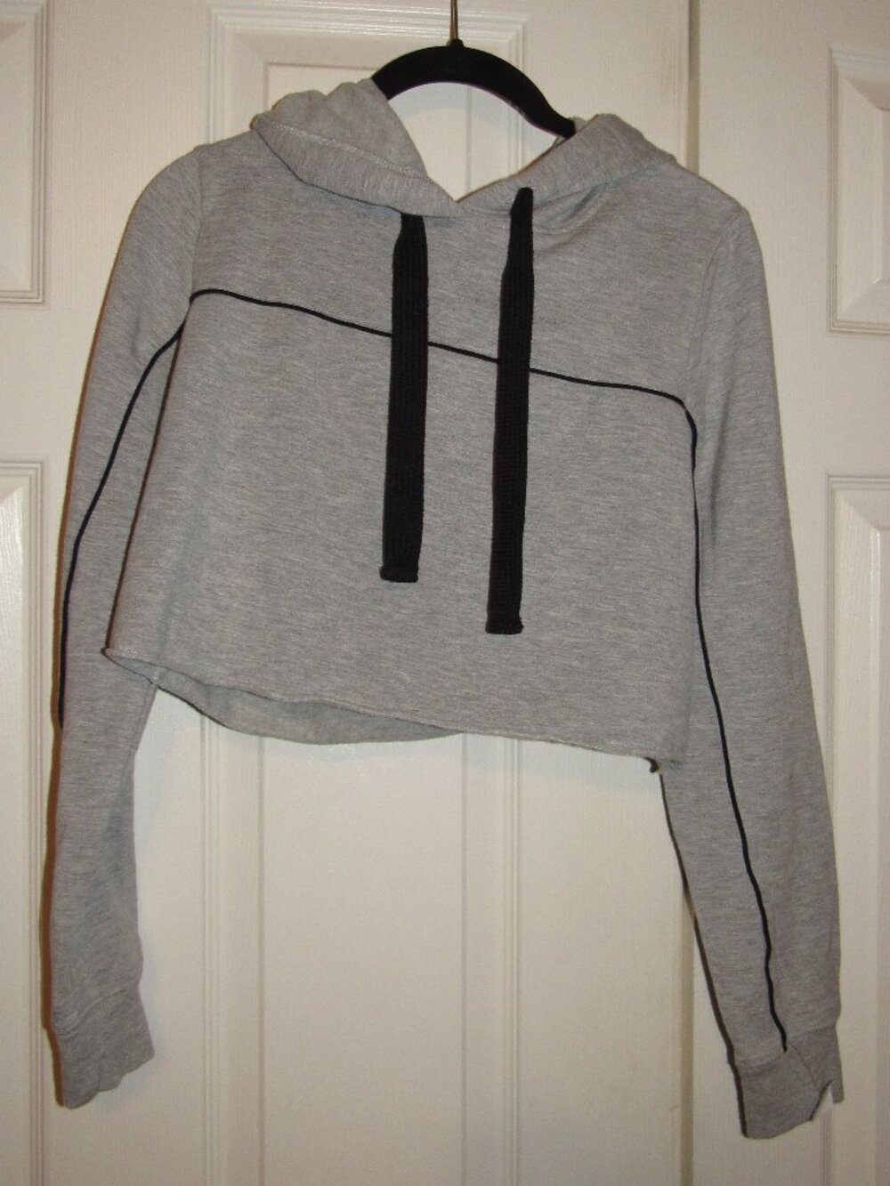 Garage Juniors Girls Grey Cropped Hoodie Sweatshirt Size Large